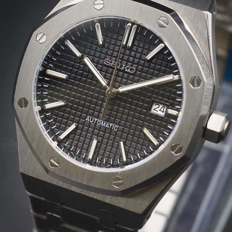 Royal Seikoak “Black” – 41mm Automatic Watch