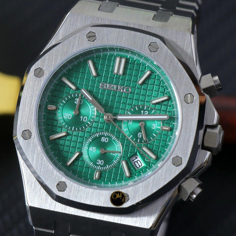 Royal Seikoak “Green Chronograph” – 41mm Hybrid Automatic Watch