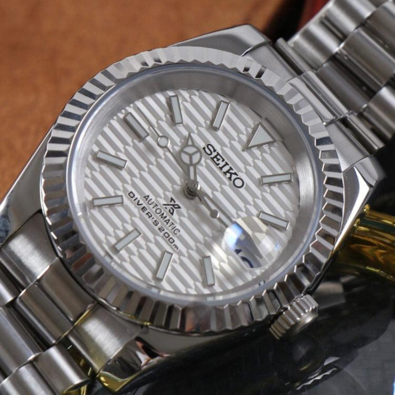 Seikojust “White Motif” – 36mm / 39mm Automatic Watch