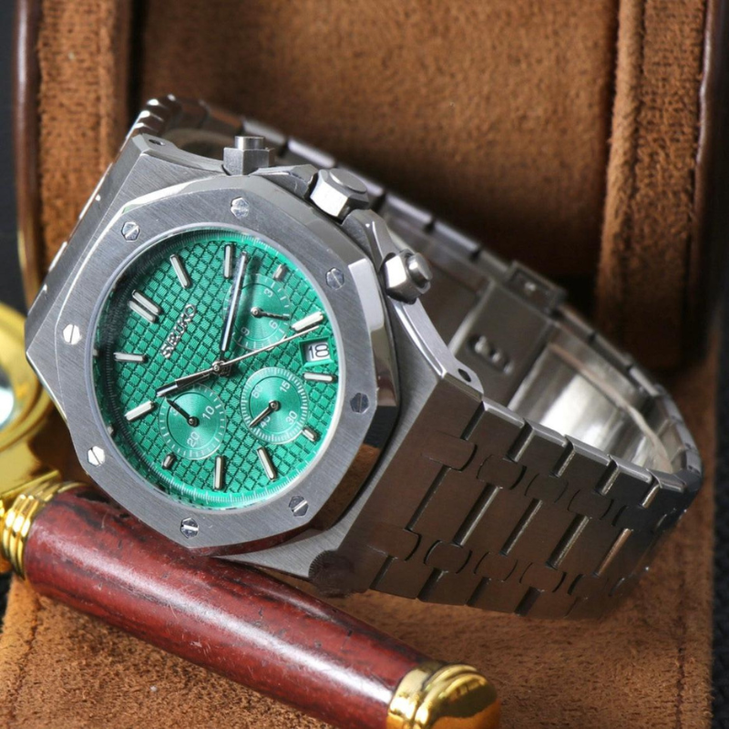 Royal Seikoak “Green Chronograph” – 41mm Hybrid Automatic Watch
