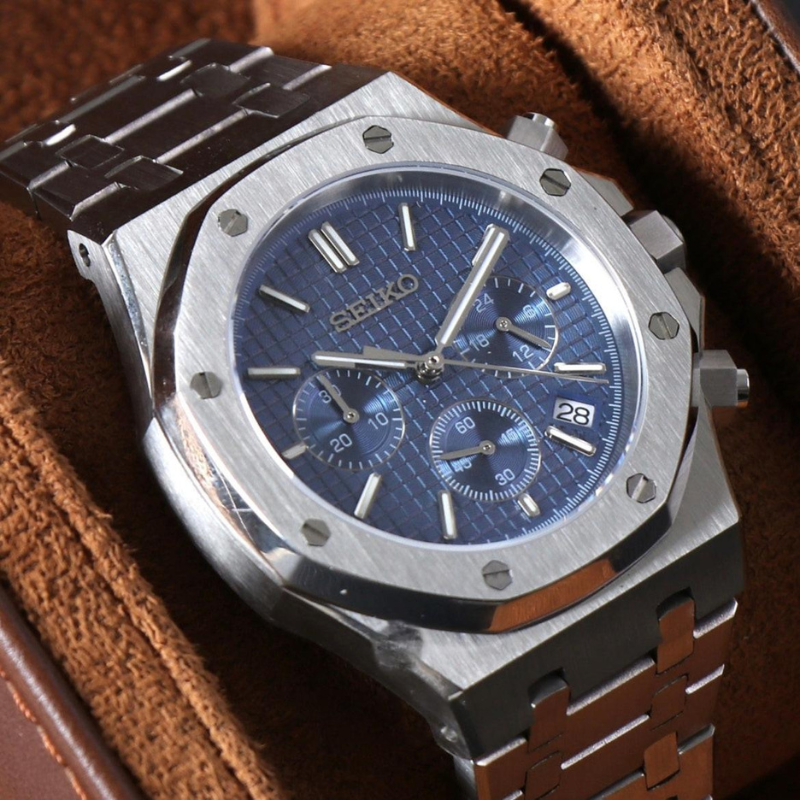 Royal Seikoak “Navy Chronograph” – 41mm Hybrid Automatic Watch