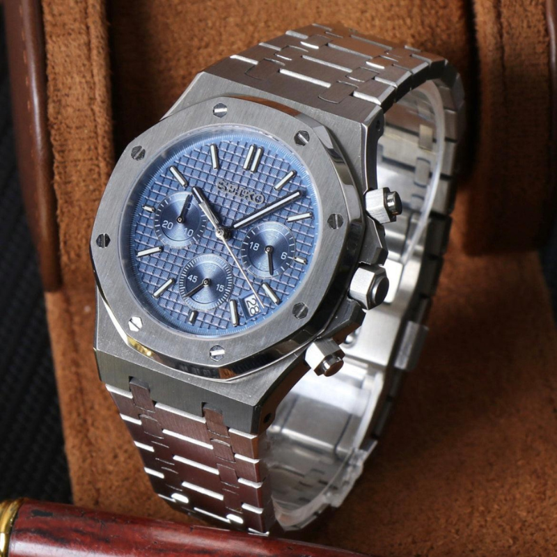 Royal Seikoak “Navy Chronograph” – 41mm Hybrid Automatic Watch