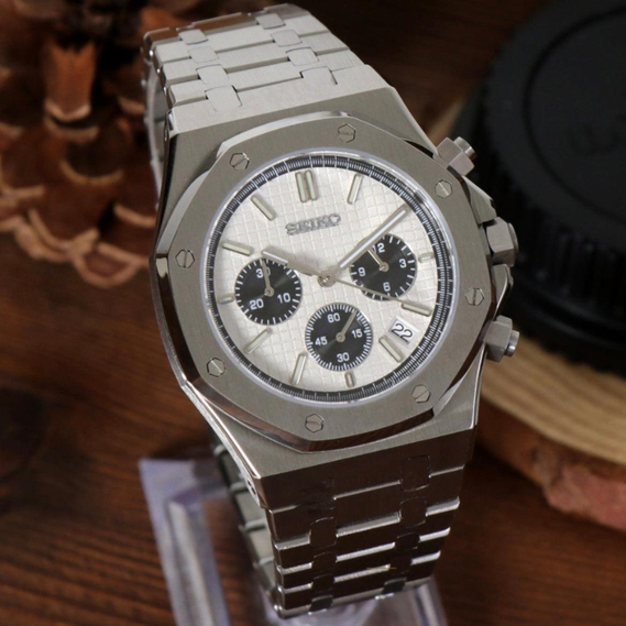 Royal Seikoak “Panda Chronograph” – 41mm Hybrid Automatic Watch