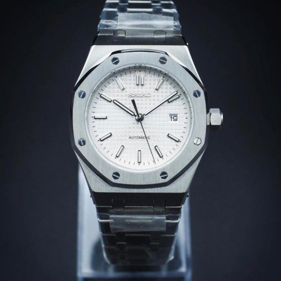 Royal Seikoak “White” – 41mm Automatic Watch